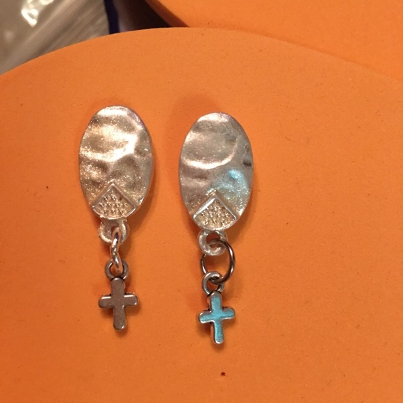 Small cross earrings - Picture 2 of 4